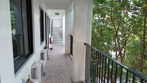 The Palines Guesthouse Vista Alabang Vacation rental in Muntinlupa