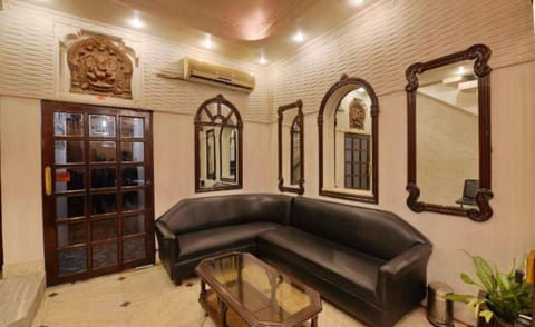 Hotel Heera Vacation rental in Kolkata