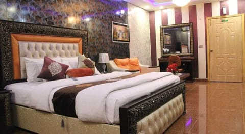 HOTEL THE LESCHANZE Vacation rental in Lahore