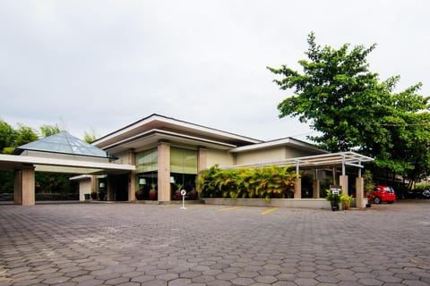 Tasneem Convention Hotel Yogyakarta Hôtel in Yogyakarta