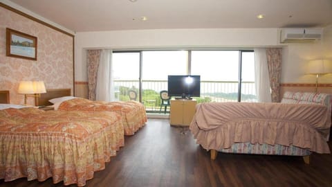 Izukogen Wanwan Paradise Condominium Resort in Shizuoka Prefecture