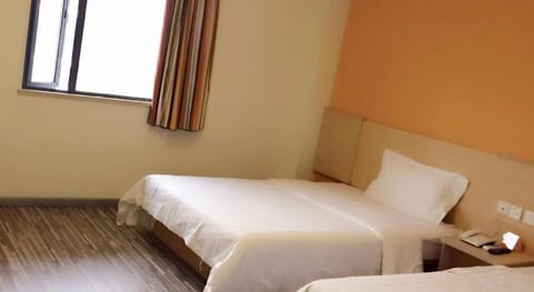 7 Days Inn Wuhan Huaqiao City Happy Valley Branch Hotel in Wuhan