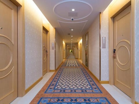 Vienna Hotel Wuhan Hankou Railway Station Zhuyeshan Metro Station Vacation rental in Wuhan