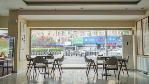 Hanting Hotel Qingdao North Railway Station Vacation rental in Qingdao