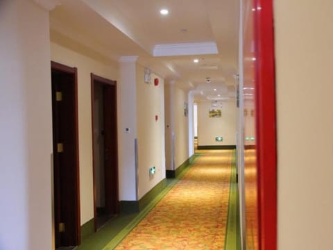 Greentree Inn Shanghai Middle Xinfu Road Huazhi Road Business Hotel Vacation rental in Shanghai