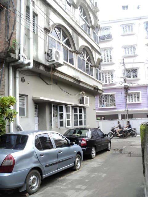 Royal Guest House & Service Apartment Vacation rental in Kolkata