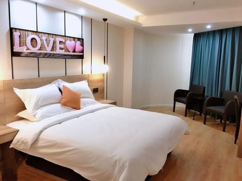 Super 8 Hotel Suzhou Taicang Taiping Nan Road Vacation rental in Shanghai