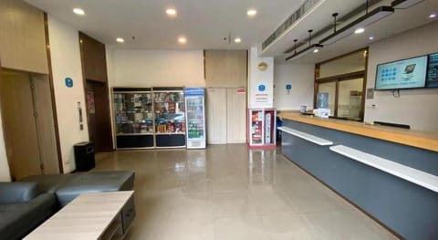 Hanting Hotel Wuhan Hankou Railway Metro Station Vacation rental in Wuhan