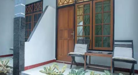 OYO 1929 Senggigi Hill View Homestay Syariah Vacation rental in Batu Layar