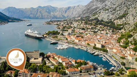 Hotel Porto In Vacation rental in Kotor