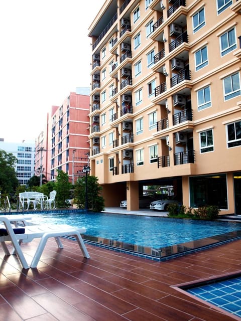 V Residence Pattaya Hotel in Pattaya City
