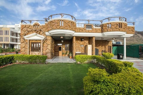 Heiwa Heaven Resort Hotel in Jaipur