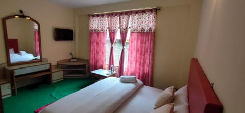 Orchard Retreat Hotel in Manali