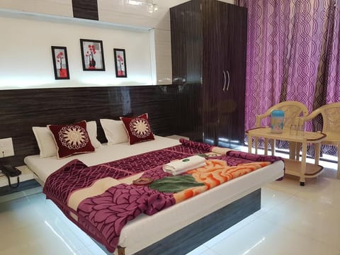 Hotel Vighnaharta Palace Hotel in Mahabaleshwar