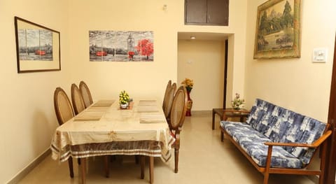 Cosy Banjara Service Apartments & Guest Houses Vacation rental in Hyderabad