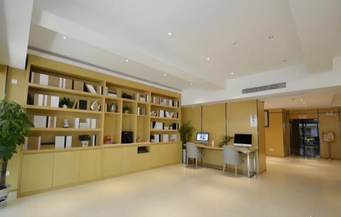 Starway Hotel Nanjing Mochou Lake Vacation rental in Nanjing