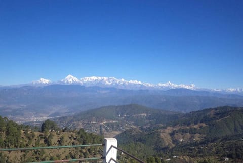 Snow View Guest House Kausani Alojamiento y desayuno in Uttarakhand