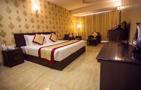 Goldstone Comfort Hotel in Dehradun
