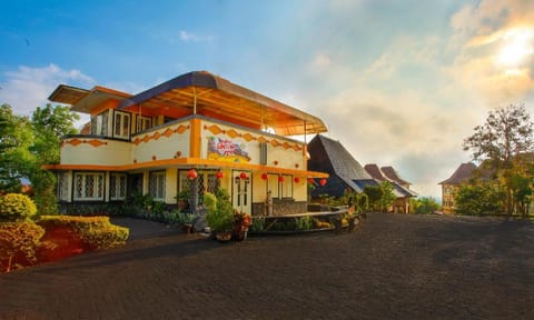 Ciptaningati Hotel Vacation rental in Batu