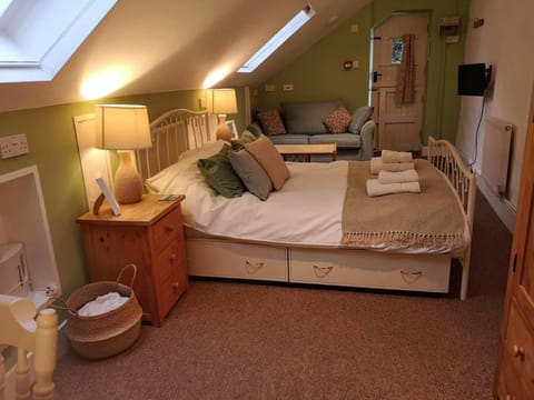 Kersbrook Guest Accommodation Vacation rental in Lyme Regis