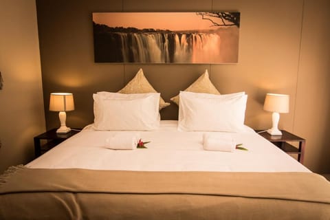 The Victoria Falls Waterfront Albergue in Zimbabwe