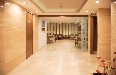 V 7 HOTEL Hôtel in Chennai