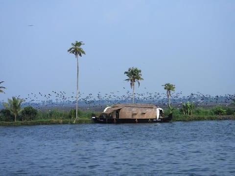 Abad Premium House Boat Vacation rental in Alappuzha