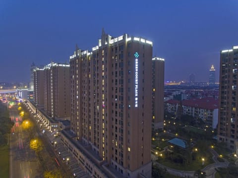 Green Court Place Jingqiao Middle Ring Shanghai Condo in Shanghai