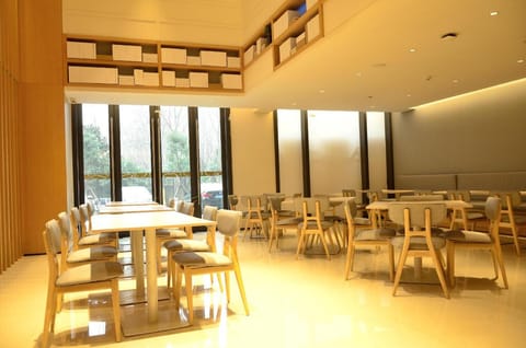 JI Hotel Wuhan Zhuankou Development Zone                                                   Vacation rental in Wuhan