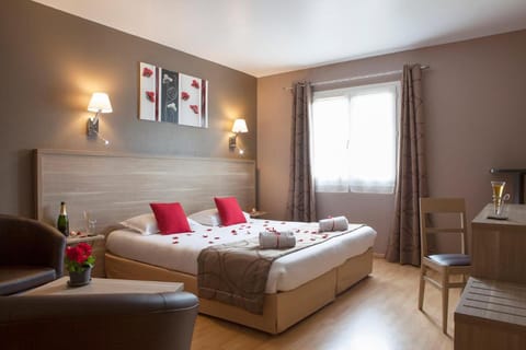 The Originals City, Hotel La Closerie, Nantes Nord (Inter-Hotel) Vacation rental in Carquefou