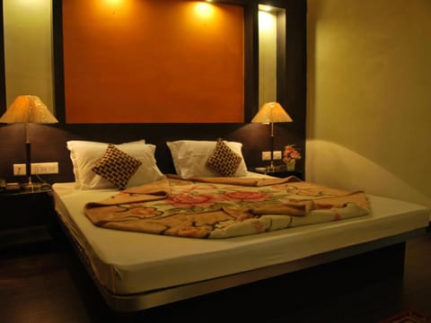 Lake Land Country Club Residency Resort in Kolkata