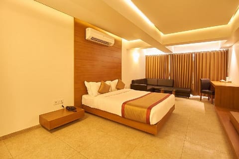 7 Wonders Hotel hotel in Gandhinagar