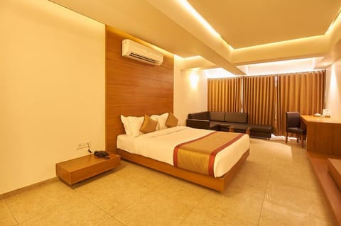 7 Wonders Hotel Hotel in Gandhinagar