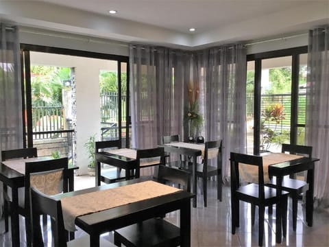 Rangya Hotel Vacation rental in Tagaytay