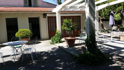 Le Clos du Loup Vacation rental in Roquefort-les-Pins