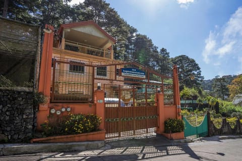 OYO 748 Baguio Transient Dot Com Vacation rental in Baguio