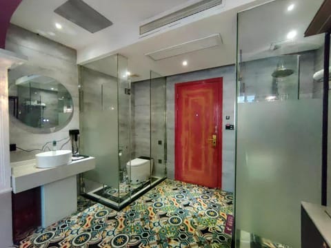 Swan of Love Shenzhen Luohu Hotel Vacation rental in Hong Kong