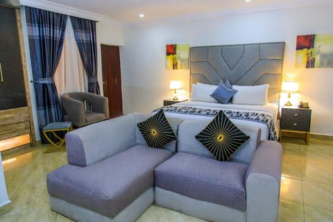 Aries Suites Bed and Breakfast in Lagos