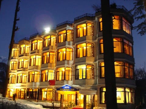 Hotel Mountain Top Vacation rental in Manali