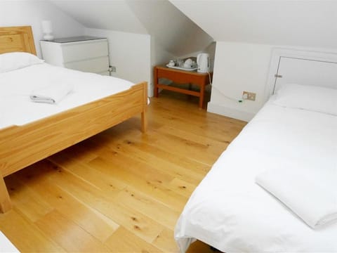 Kew Studios and Rooms Vacation rental in Brentford