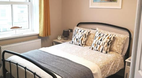 Ivy Bank Guest House Vacation rental in Tenby