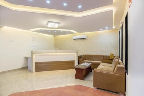 Treebo Pappilon Palace - PVS Circle Vacation rental in Mangaluru