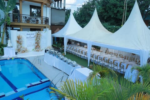 Mowicribs Hotel and Spa Vacation rental in Uganda