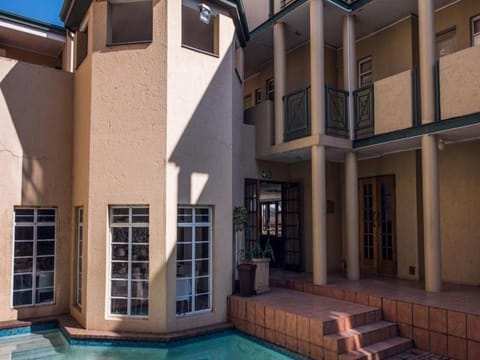 Airport Inn And Suites Vacation rental in Sandton