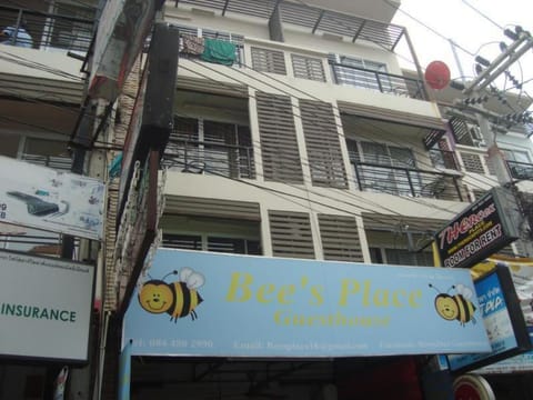 Beesplace Guesthouse Bed and Breakfast in Pattaya City