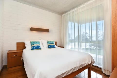 Dolphins Beachfront Apartment No 4 Vacation rental in Port Elliot