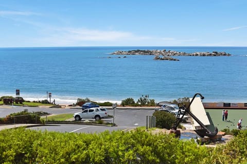 Dolphins Beachfront Apartment No 4 Vacation rental in Port Elliot