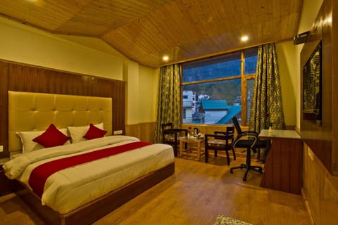 Sarthak Regency (Centrally Heated & Air cooled) Hotel in Manali