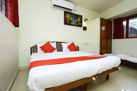 Hotel Oasis Vacation rental in Thiruvananthapuram