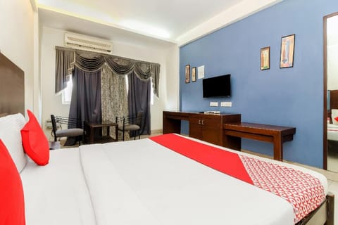 Collection O Hotel Happy Stay Near Hyderabad Central Vacation rental in Secunderabad